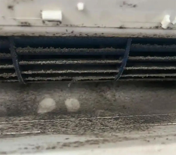 岱山空调吹的风有股烧焦味是怎么回事